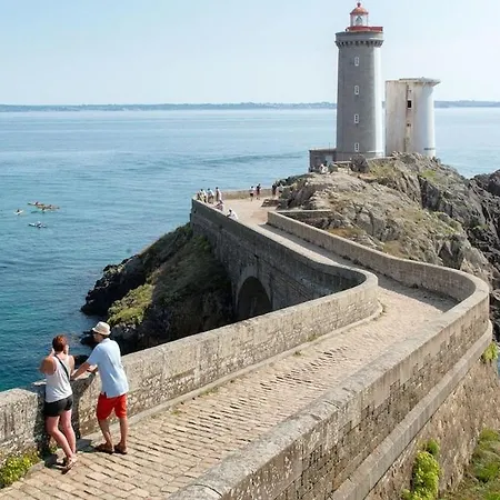 Spacieux Au Centre De * Брест