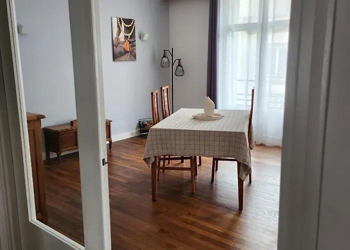 Spacieux Au Centre De Апартаменты