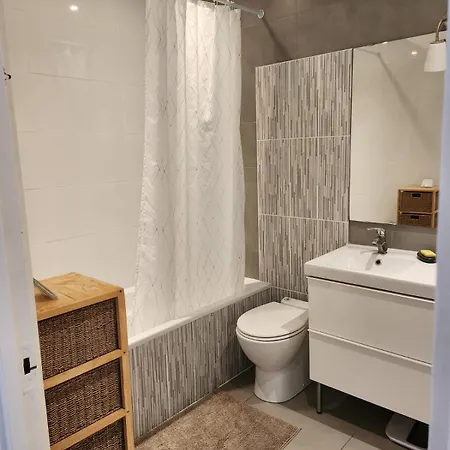 Spacieux Au Centre De