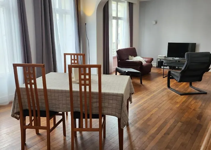 Apartman Spacieux Au Centre De *